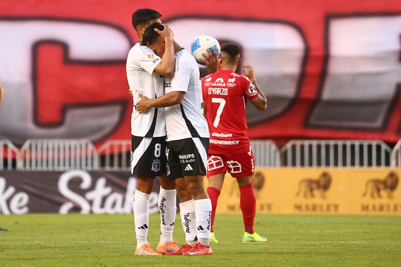 El volante volvió a jugar en Colo Colo. Foto: Agencia Aton.