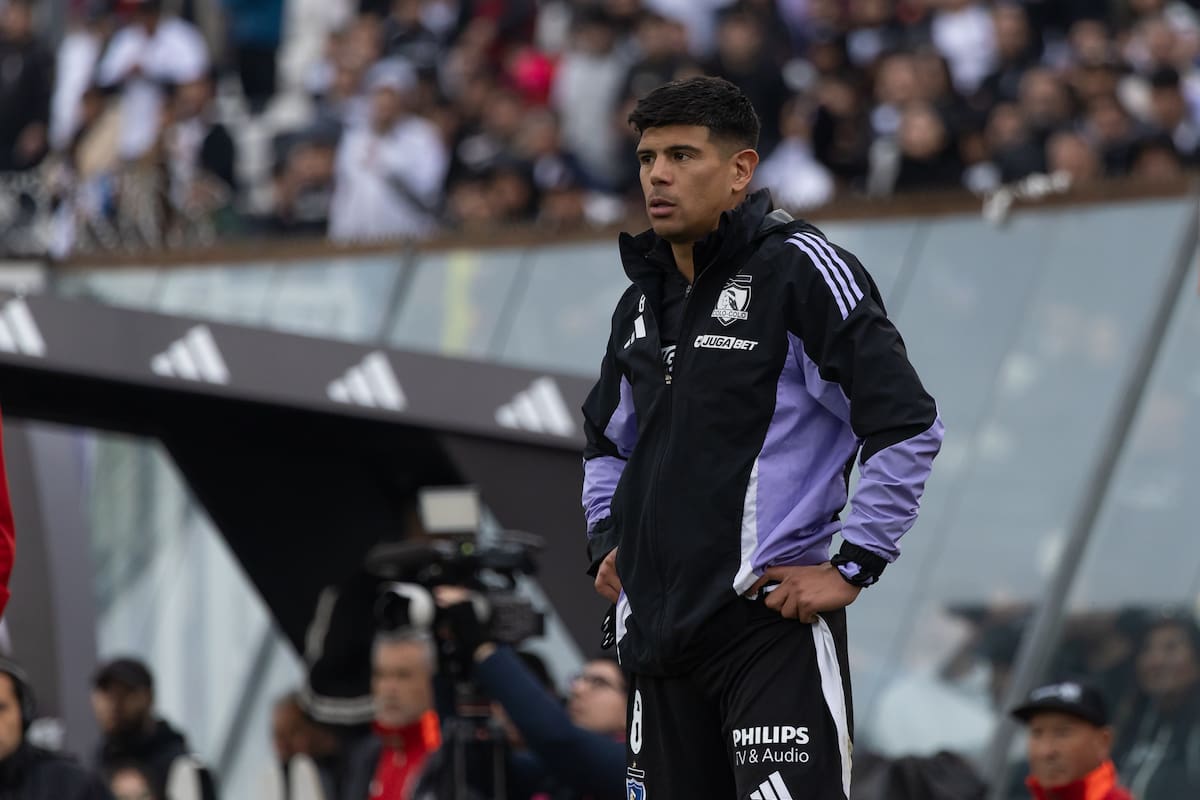 Leonardo Véliz salió en defensa del mediocampista. Foto: Felipe Escobedo.