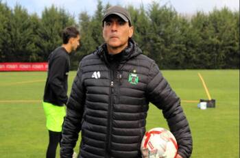 Huevito Valencia, el “bombero” de Marcelo Salas en Deportes Temuco