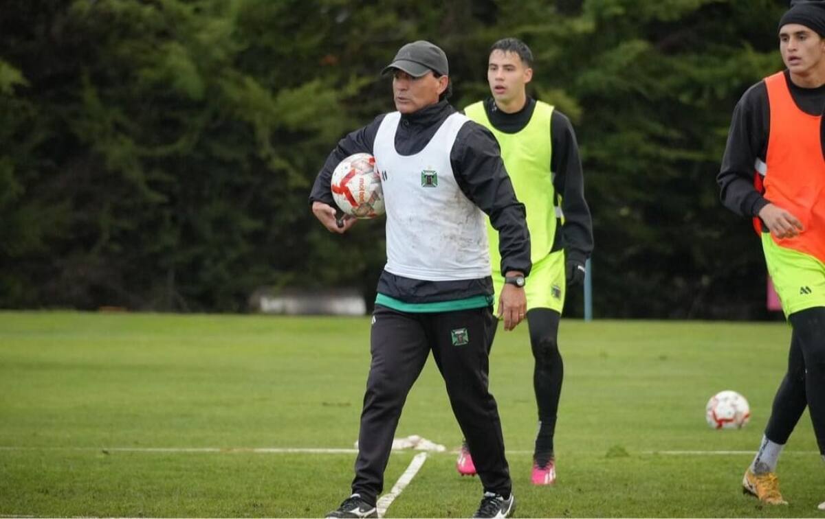 , entrenador interino de Deportes Temuco. Foto: @deportes_temuco_oficial.