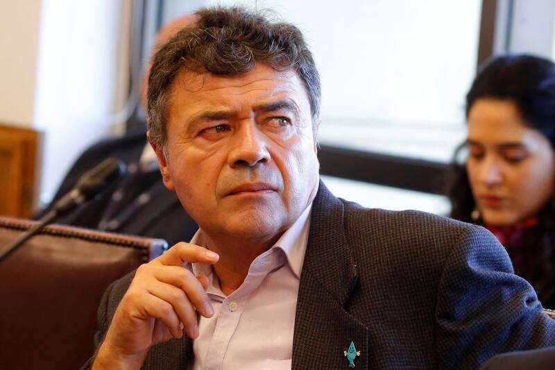 El ministro anunció ayudas económicas en apoyo a agricultores.