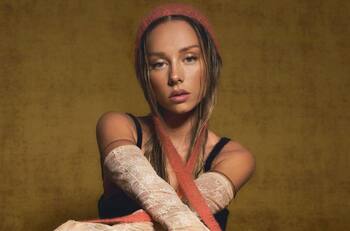 Ester Expósito acusa misoginia y sexismo por ser considerada solo para papeles de “chica sexy”