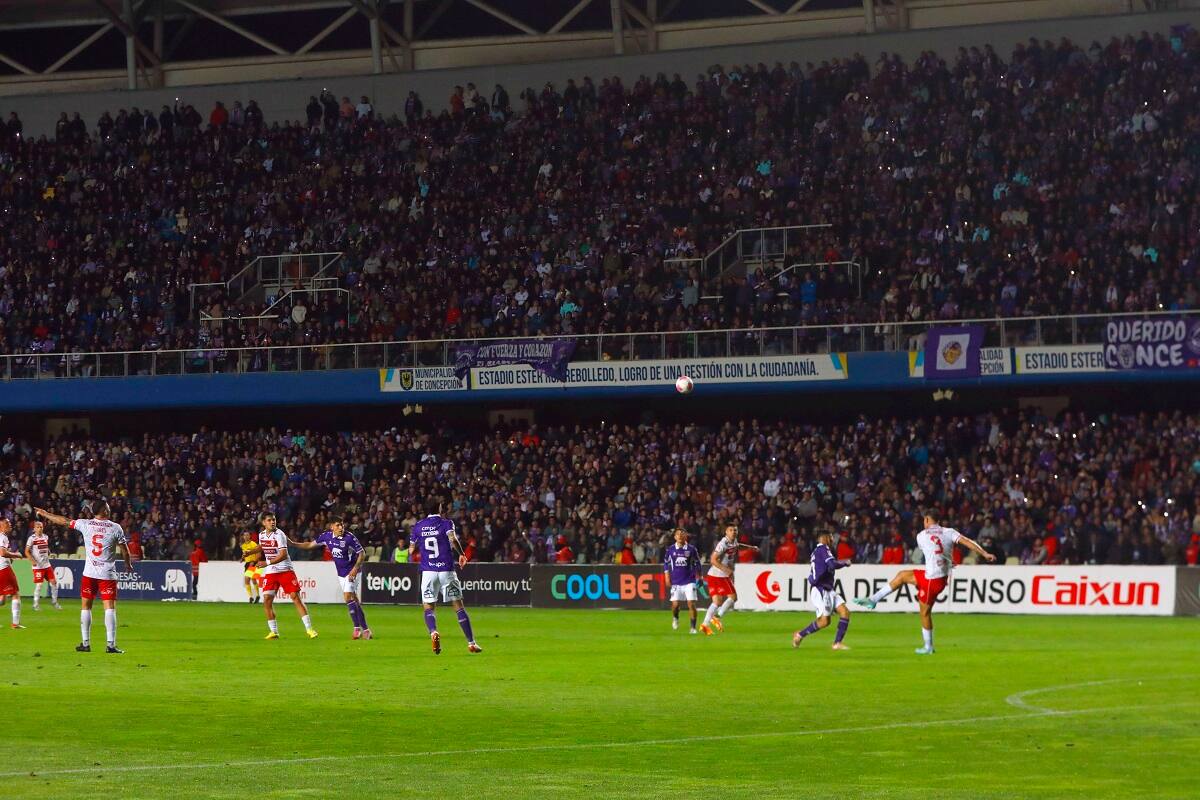 El estadio de Deportes Concepción tendrá un repleto absoluto. Agencia Aton