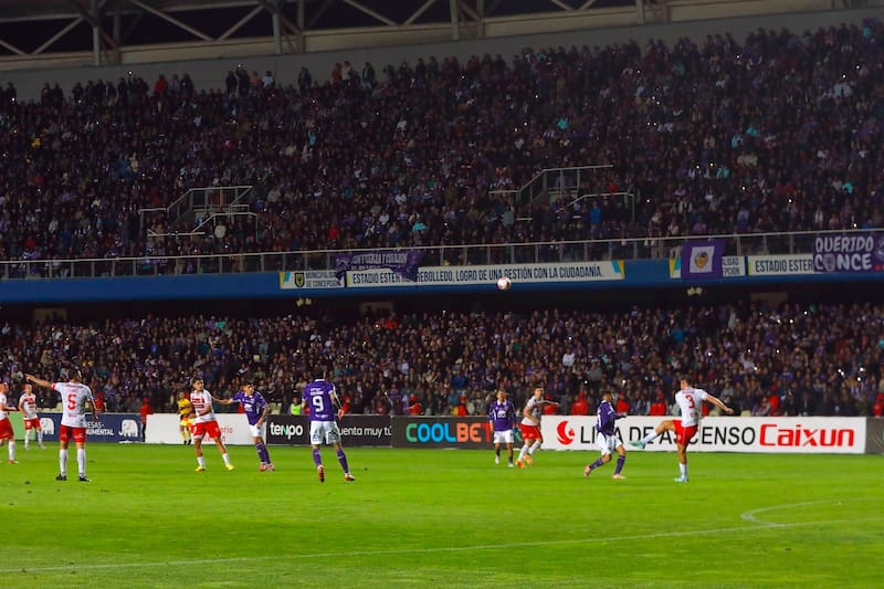 El estadio de Deportes Concepción tendrá un repleto absoluto. Agencia Aton