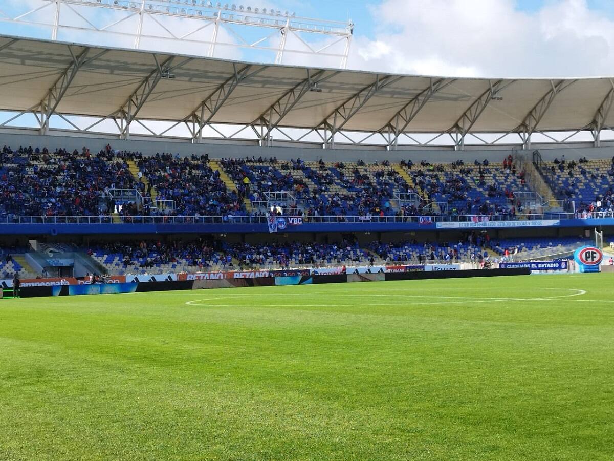 muestra un evidente deterioro en su cancha.