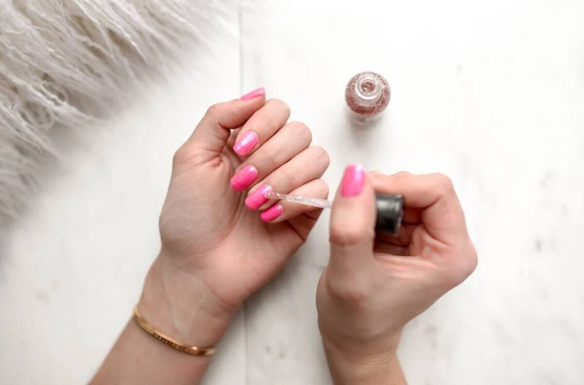 El truco infalible para que el esmalte de uñas te dure más