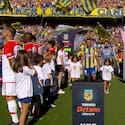 VIDEO | Estudiantes le hace la desconocida a Rosario Central: pasillo de espaldas al “campeón”