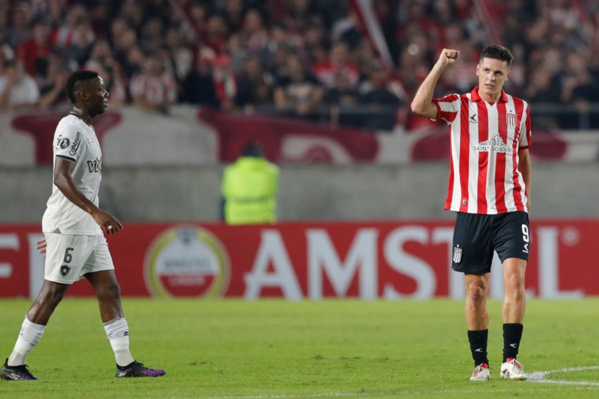 El Pincha ganó y le mete presión a la U. Foto: EFE.