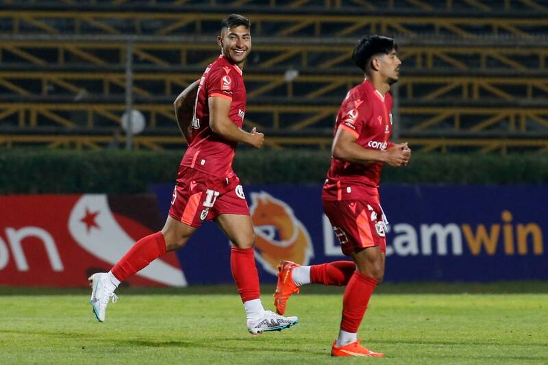 Ethan Espinoza jugando por La Serena