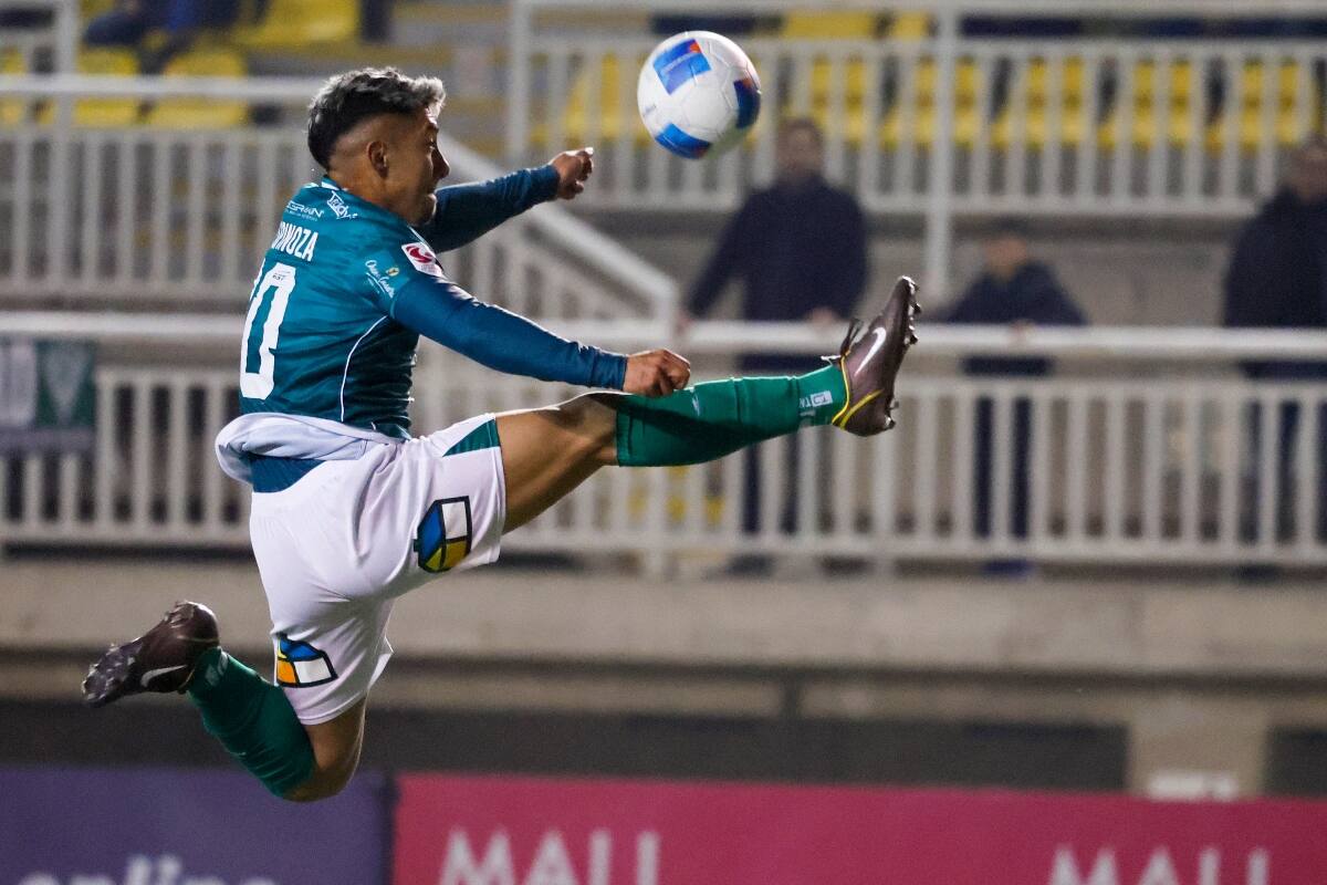 El volante es figura en Santiago Wanderers. Foto: Agencia ATON