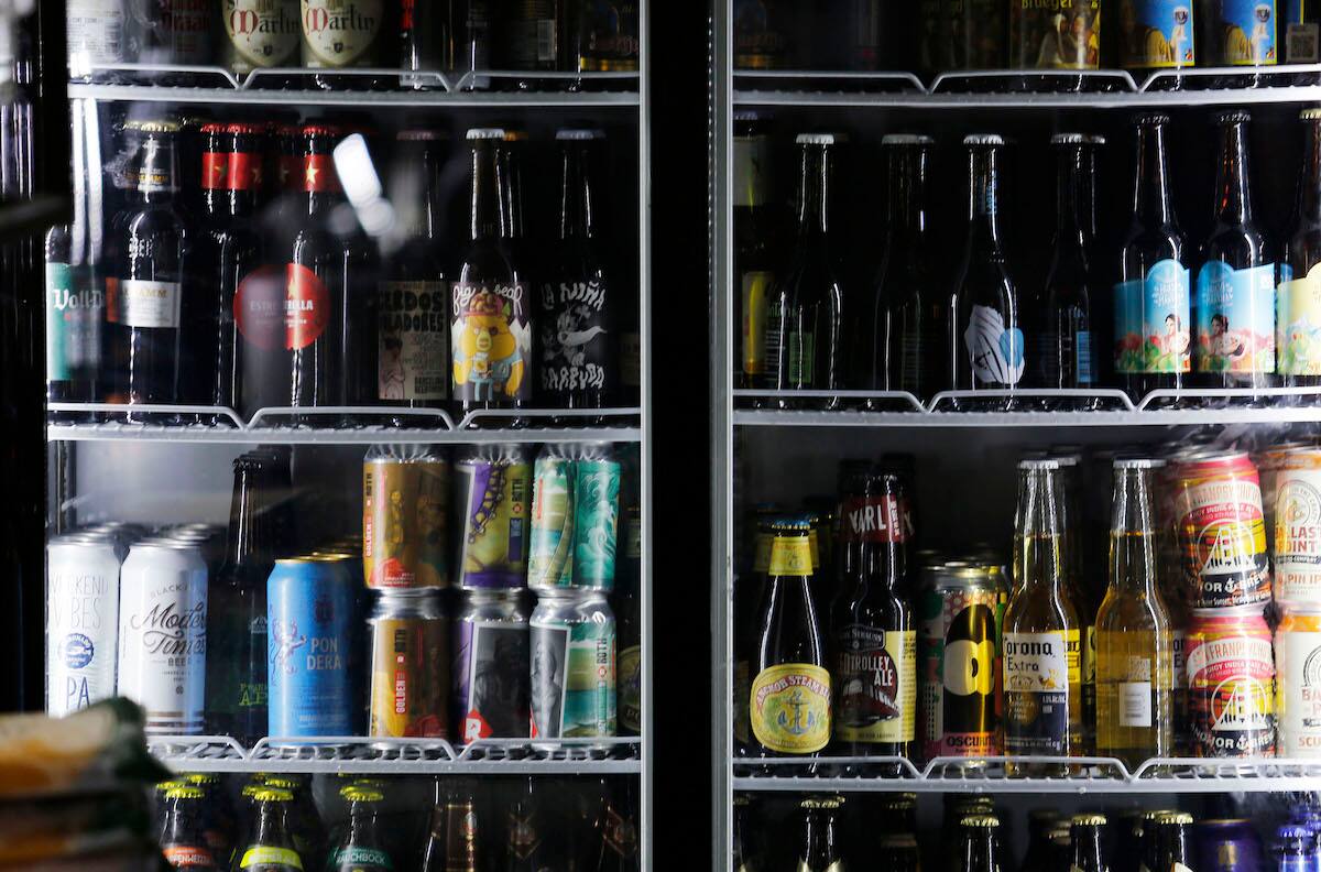 Sellos de advertencia en bebidas alcohólicas: ¿Cuándo comienza a regir y qué mensaje habrá en los envases?