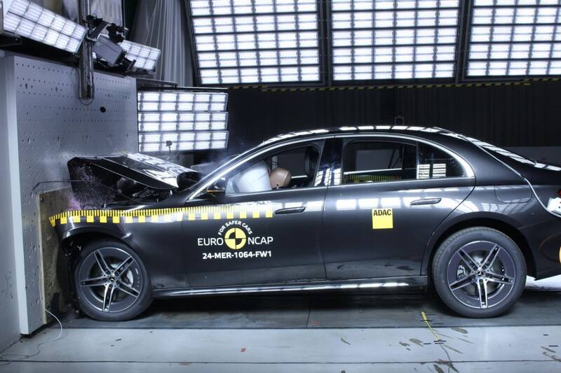 El Mercedes Clase E fue elegido el vehículo más seguro por la Euro NCAP