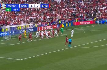 VIDEO | ¡Golazo en los descuentos! Luka Jovic se viste de héroe y deja con vida a Serbia en la Eurocopa
