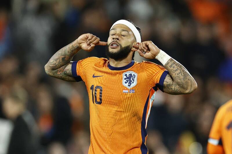 Memphis Depay es el hombre gol de la Naranja Mecánica. EFE