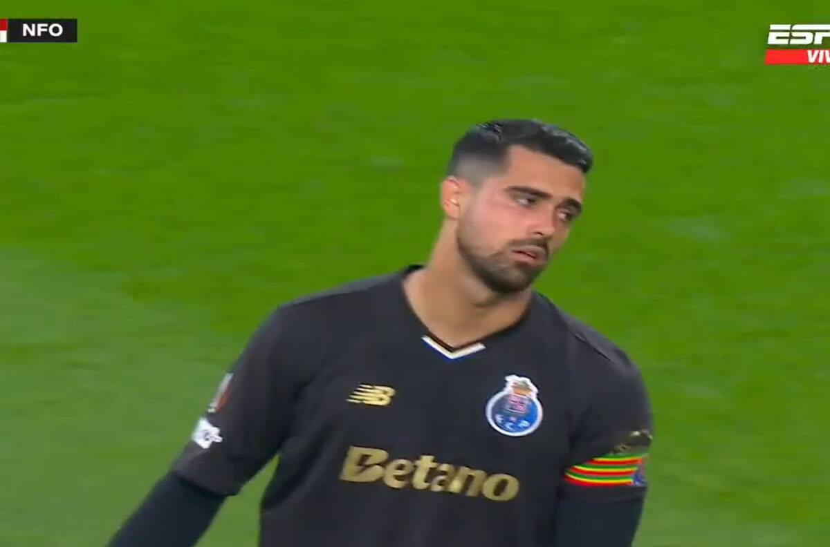 VIDEO | El mega blooper del año: insólito autogol en Europa League da la vuelta al mundo