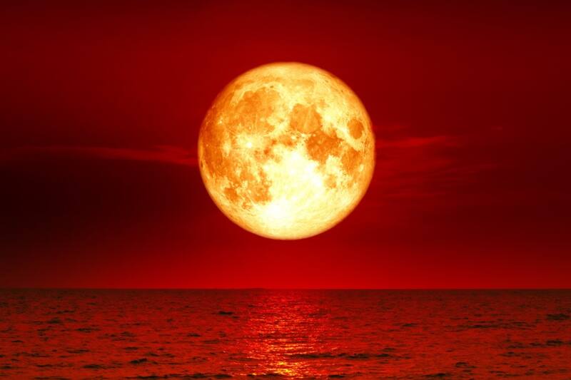 Este 2025 se podrán observar dos Lunas de Sangre que teñirán de rojo los cielos.
