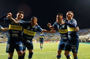 Everton ya se mueve en el mercado: renovó a una figura y busca asegurar a dos más