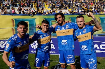 Precios populares y ante rival regional: Everton anuncia el regreso de la tradicional Noche Oro y Cielo