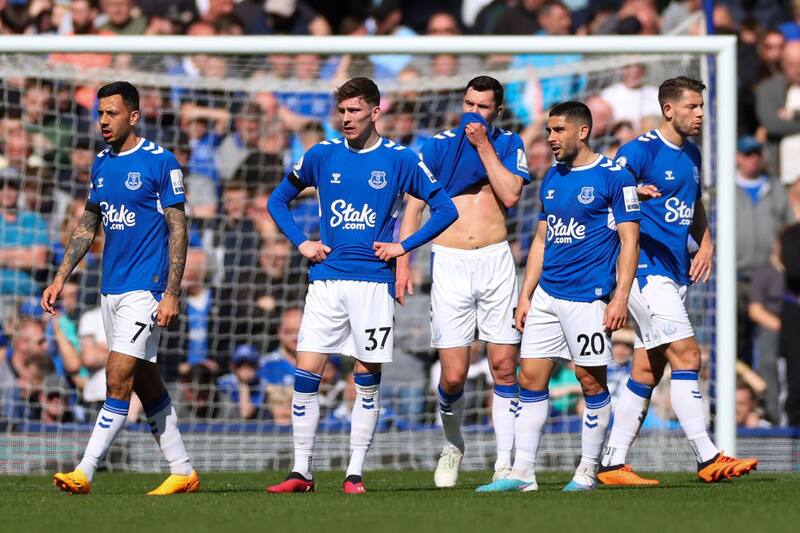 sufrió la resta de 6 puntos en la Premier League.