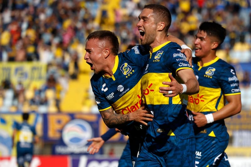 Everton se vio favorecido con los penales.