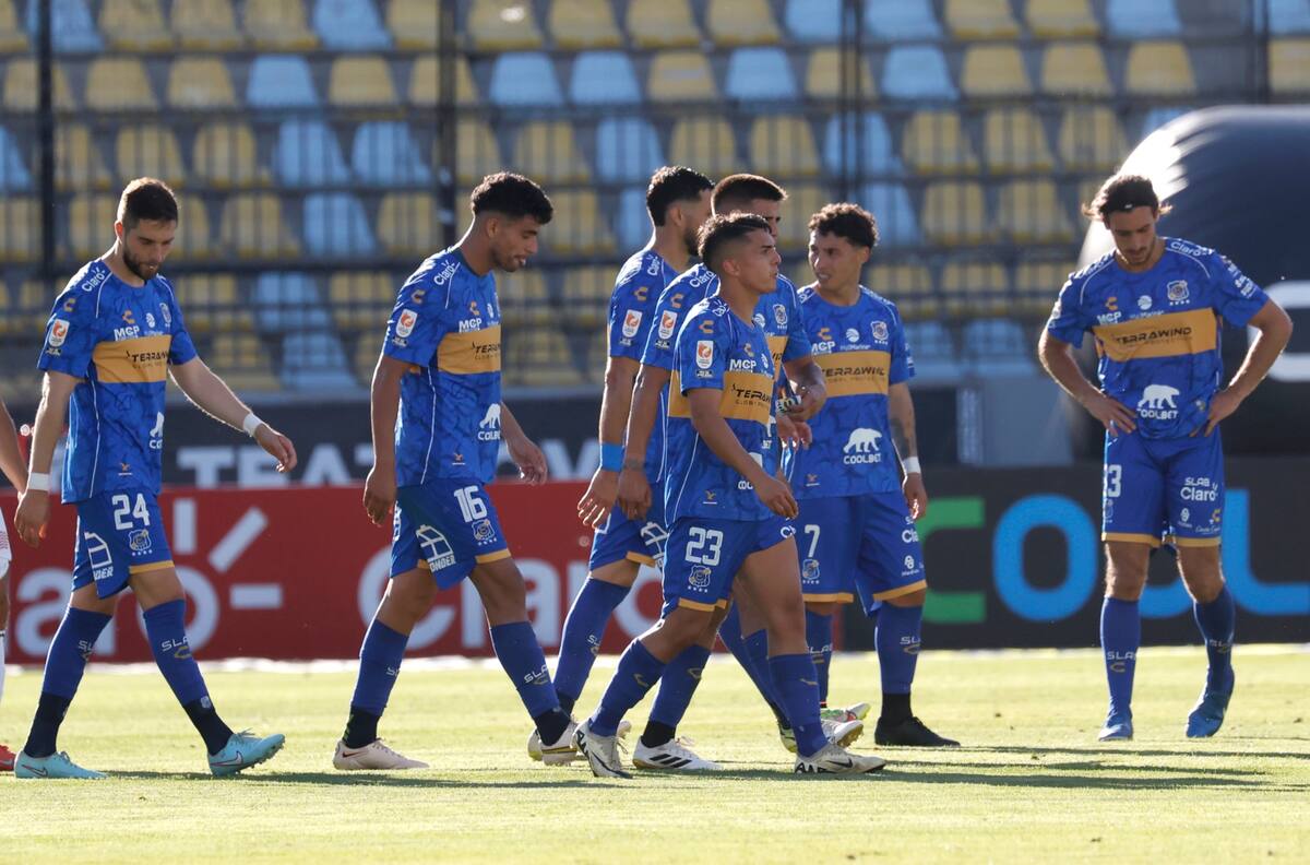 “Los jugadores de Everton viven en Viña y tienen tremendos departamentos; no sé por qué no rinden”