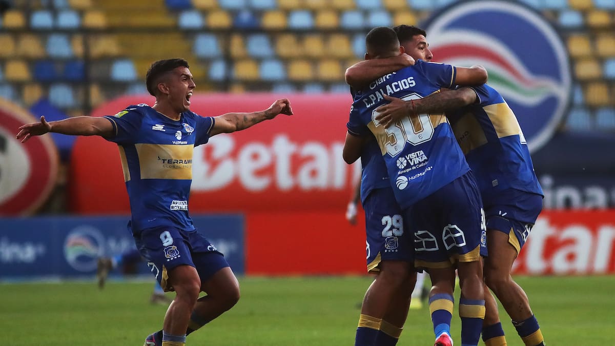 Everton se hace fuerte en Viña del Mar y logra dar vuelta el resultado ante Cobresal