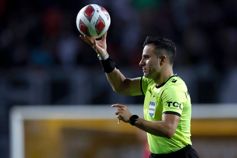 Árbitro de Primera Division.