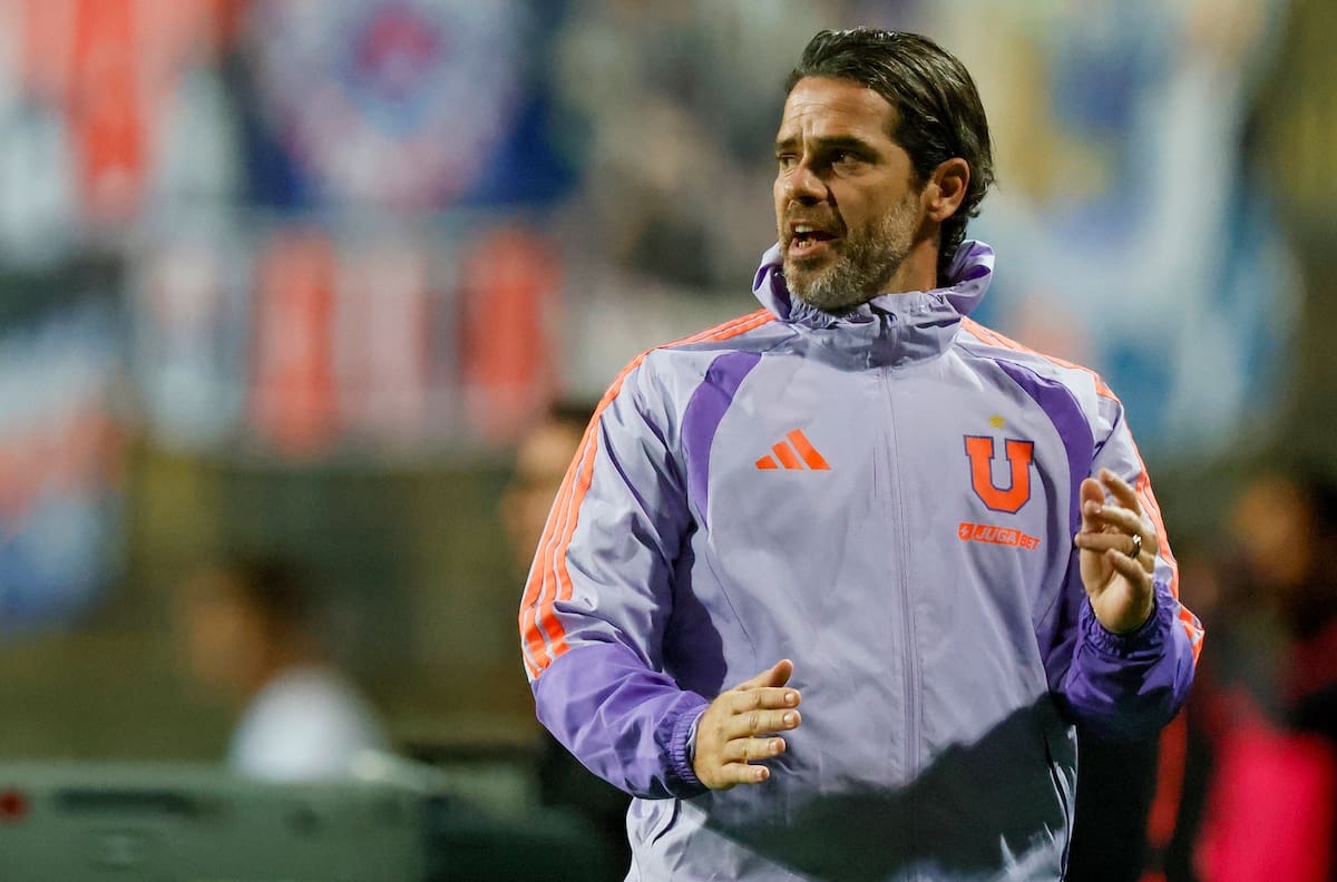 No paran las malas noticias: otro titular indiscutido de la U en duda para el Clásico Universitario