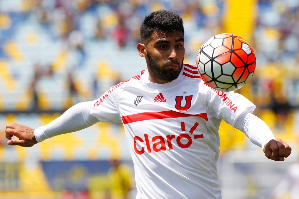 Futbol, Everton vs Universidad de Chile.
Decima fecha, campeonato de Apertura 2016/17
El jugador de Universidad de Chile Jonathan Zacaría controla el balon durante el partido de primera division contra Universidad de Chile disputado en el estadio Sausalito de Vina del Mar, Chile.
30/10/2016
Ramon Monroy/Photosport********
Football, Everton vs Universidad de Chile.
10th date, Aperture Championship 2016/17.
Universidad de Chile's player Jonathan Zacaríacontrols the ball during the first division football match against Universidad de Chile at the Sausalito stadium in Vina del Mar, Chile.
30/10/2016
Ramon Monroy/Photosport