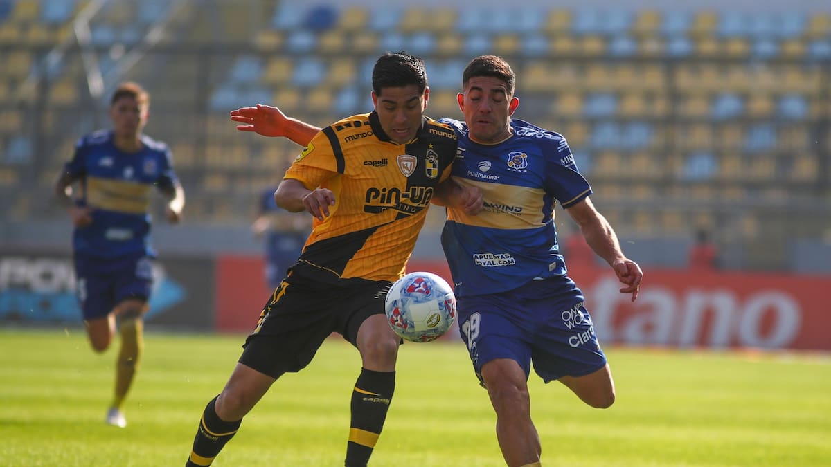 Everton frenó en seco la racha ganadora de Coquimbo Unido con gol en el último minuto