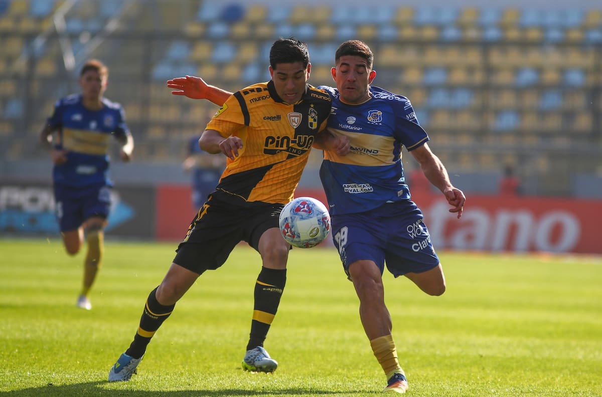 Everton frenó en seco la racha ganadora de Coquimbo Unido con gol en el último minuto