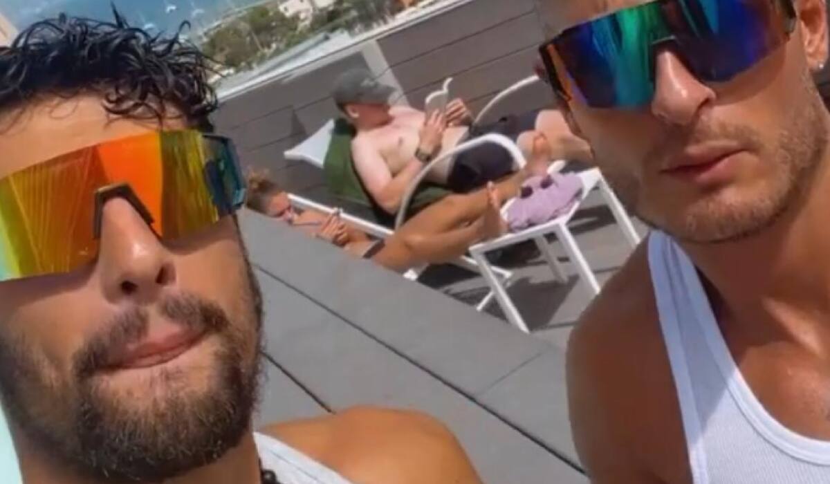 arremetió contra el modelo.