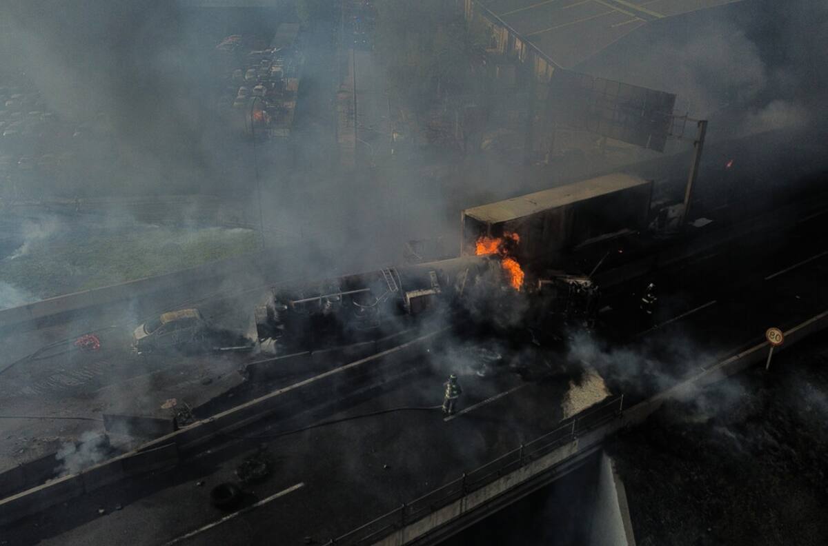 VIDEO | Impactante explosión en Renca provoca incendio en fábrica de pegamentos