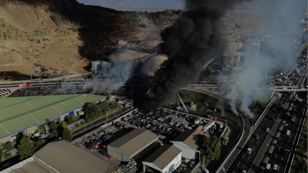 Confirman cuatro fallecidos por enorme explosión en Renca: 7 personas están en estado de gravedad