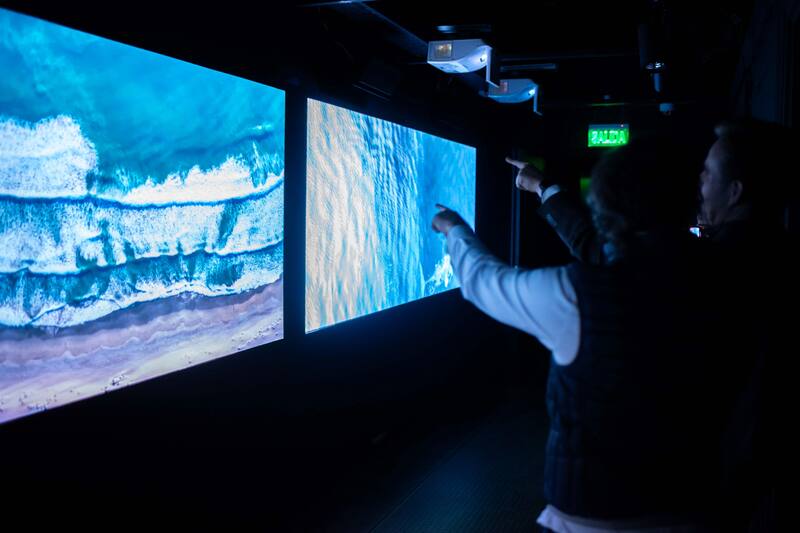 La experiencia mezcla imágenes con sonidos.