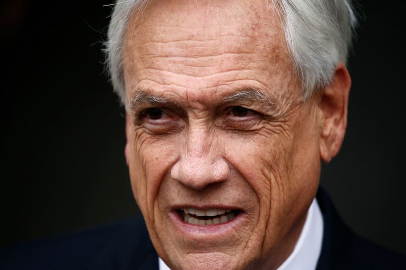 Los diarios chilenos le dedicaron sus portadas a la muerte del exmandatario.