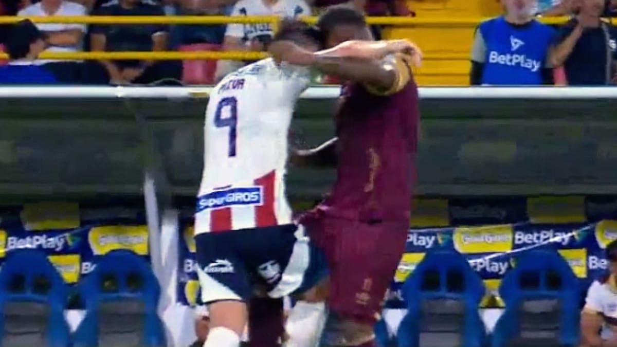 VIDEO | Guillermo Paiva fue expulsado por feroz cabezazo en el título de Junior en Colombia