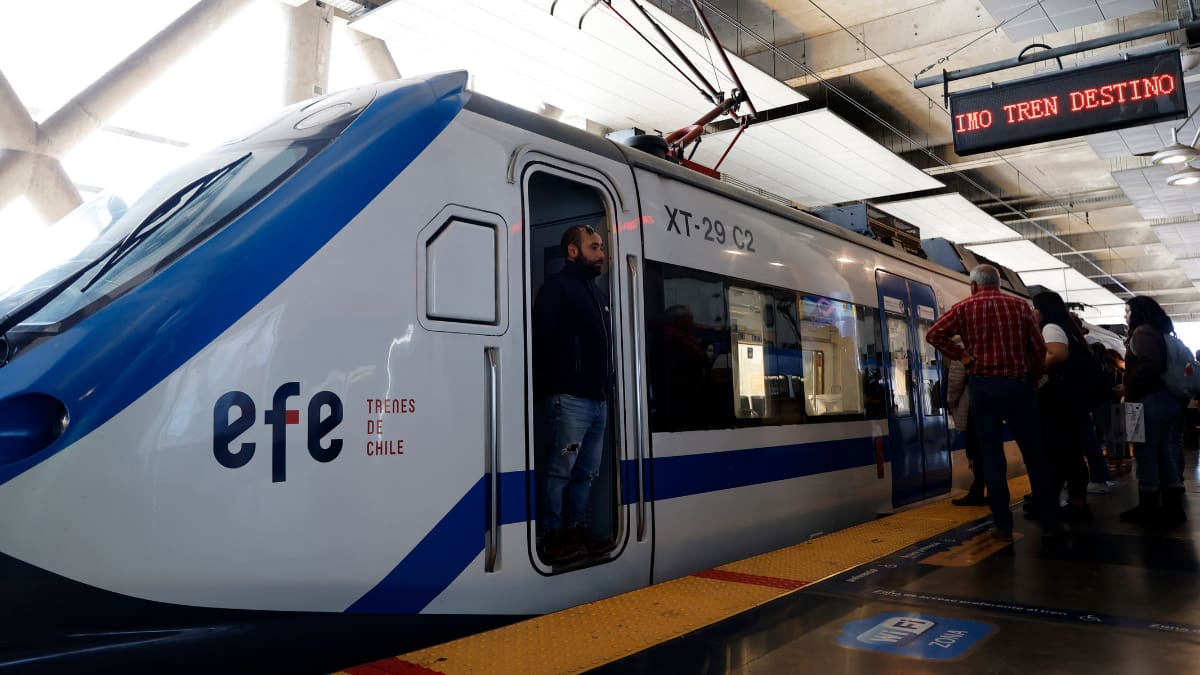 Metro de Valparaíso tendrá extensión horaria hasta las 03:00 horas en siete estaciones de la red por esta semana