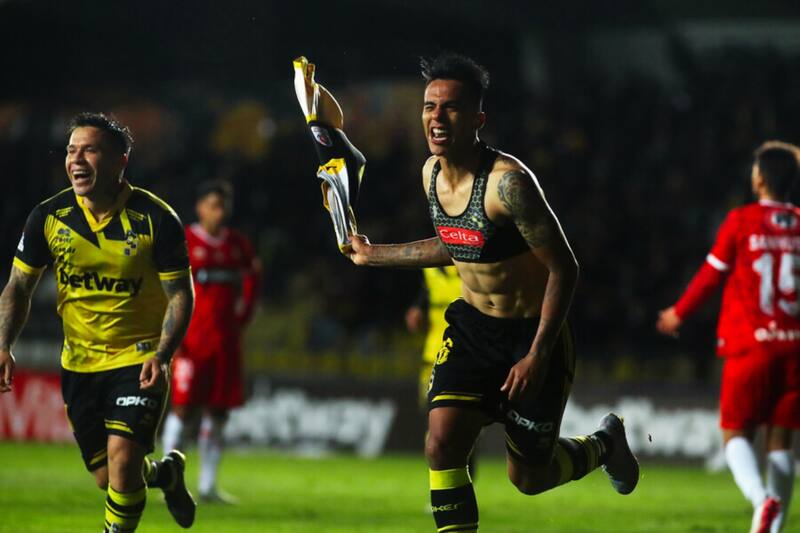 Fabián Carmona celebrando. Foto: Aton