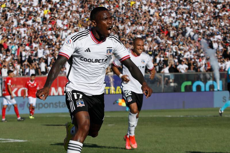 Fabián Castillo tras marcar un gol ante Magallanes. Foto: Aton.