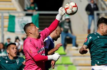 Duró apenas 4 meses: jugador formado en la UC fue despedido sorpresivamente en equipo de Primera B