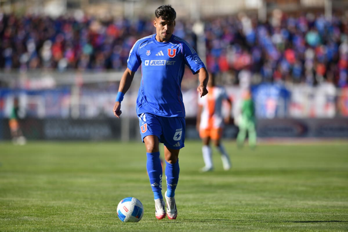 El jugador de la U no tuvo un buen partido ante Cobresal. Foto: Aton.