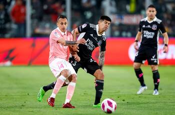 Hinchas de Colo Colo le hacen la cruz a Fabián Orellana: “A Católica fue a puro robar”