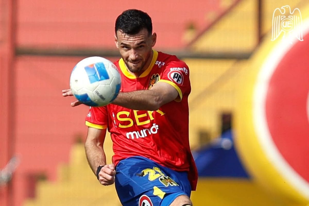 es baja en Unión Española por desgarro. Foto: @ueoficial