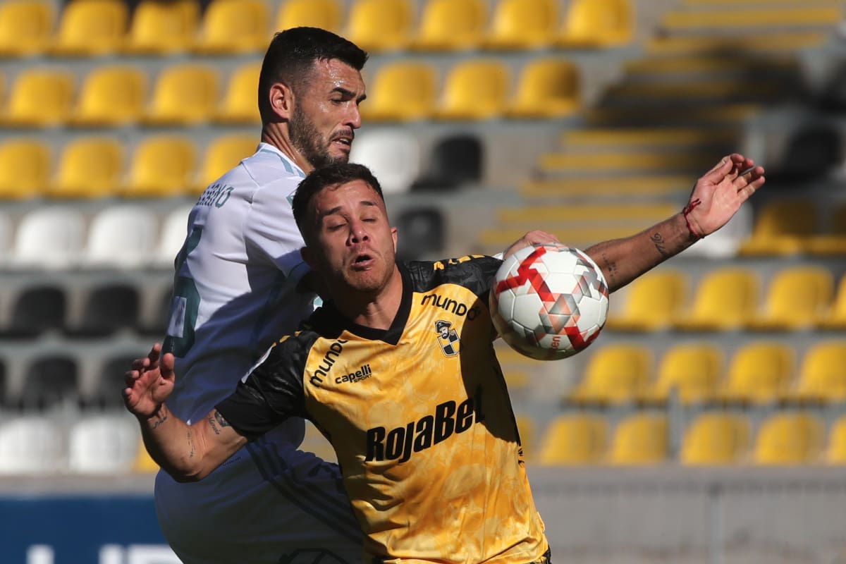 Fabricio Formiliano jugó su segundo partido como titular desde que llegó a la U. (Foto: Aton)