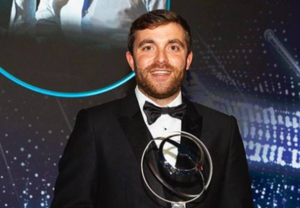 está en el ojo del huracán.