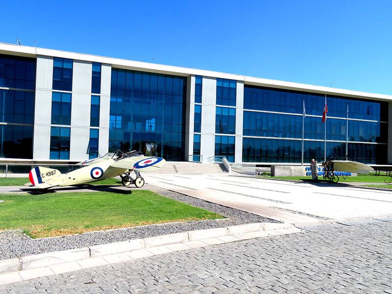 La Fach busca jardineros para cuidar sus dependencias en la Región Metropolitana.