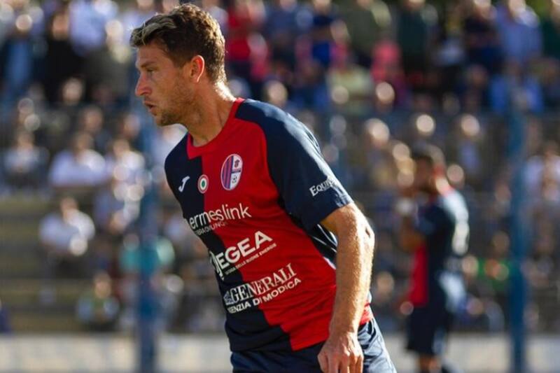 Facundo Coria se reinventa en el Modica Calcio. Crédito: @modicacalcio1932.
