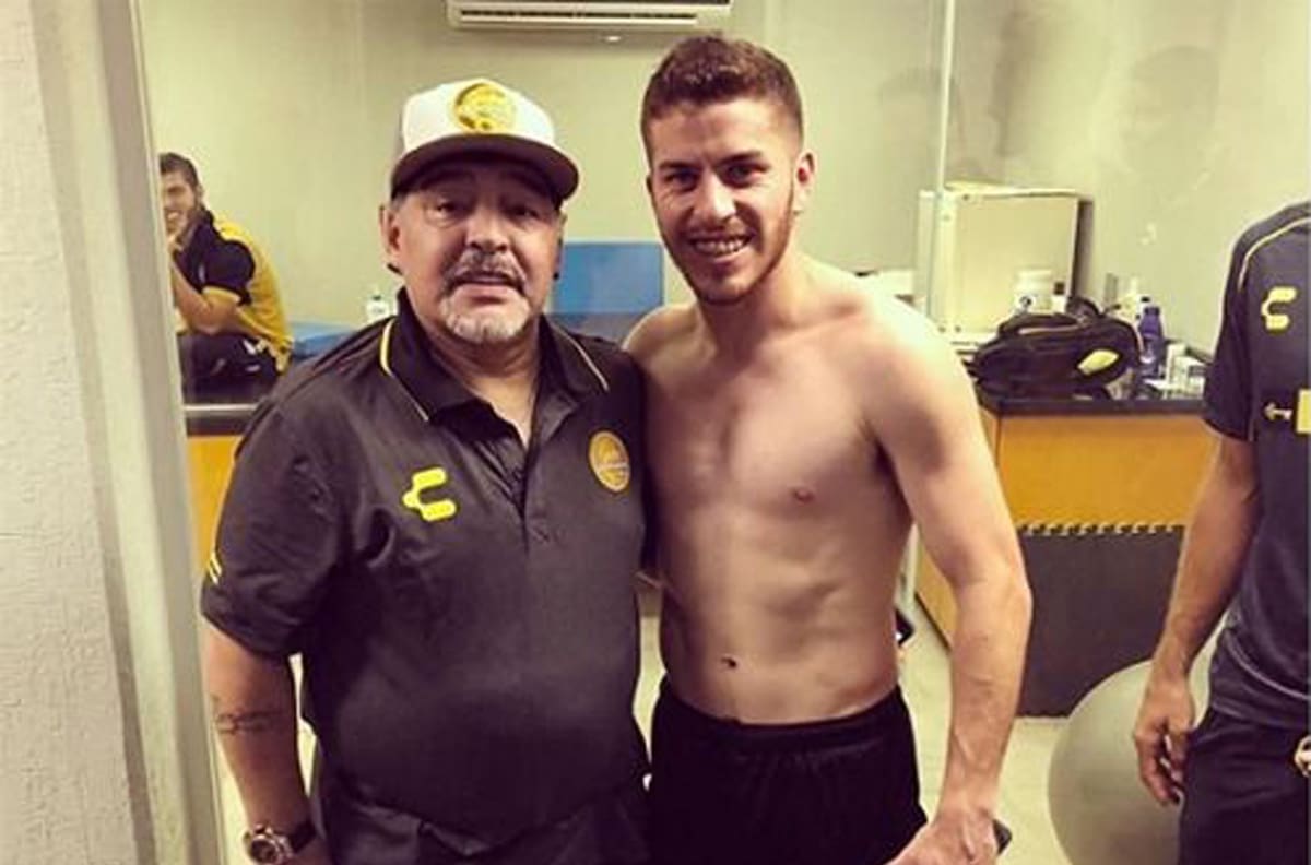 Fue dirigido por Diego Maradona: San Luis le da el primer refuerzo a Humberto Suazo