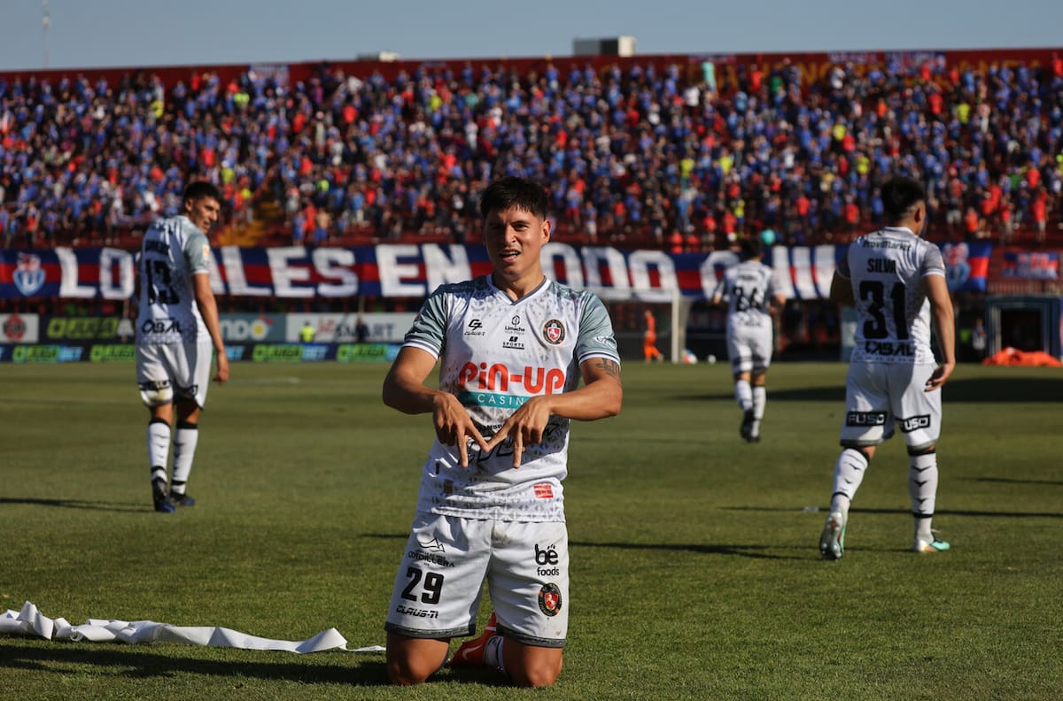 “El Tanque está en el puerto”: Coquimbo se refuerza con goleador que tuvo un exitoso paso por Chile